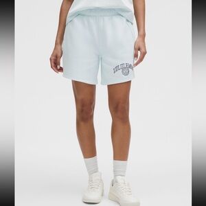 4/$50 NWT Lululemon Scuba Oversized Mid Rise 7” graphic short in light blue